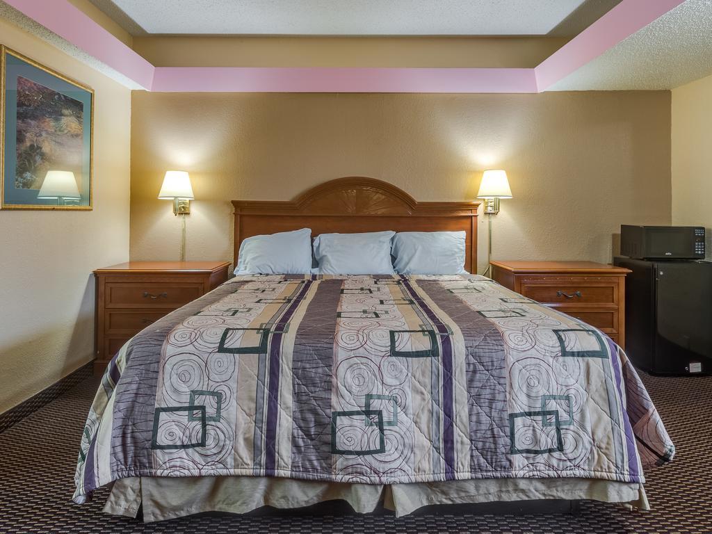 Travelers Inn Midwest City Buitenkant foto