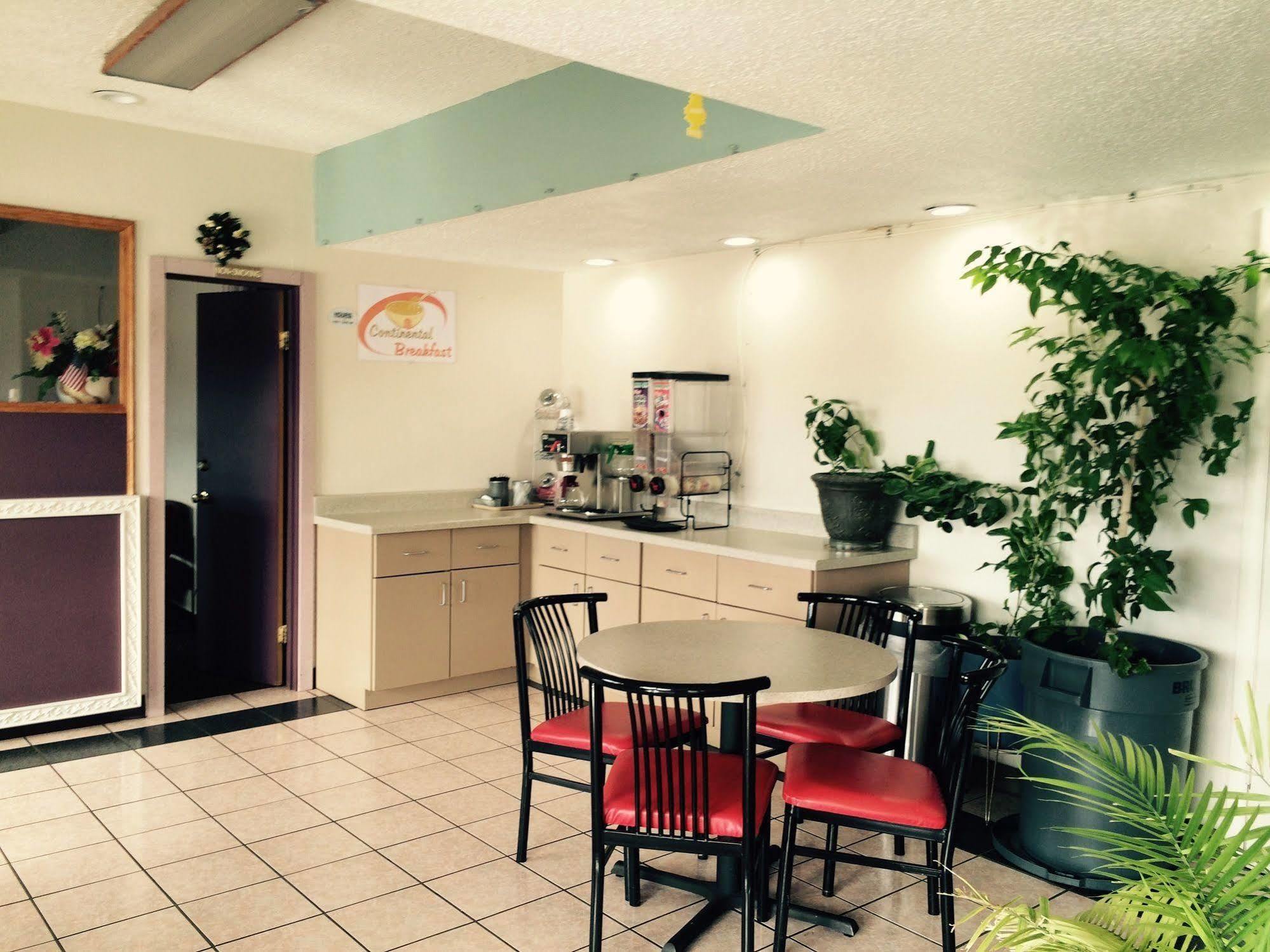 Travelers Inn Midwest City Buitenkant foto