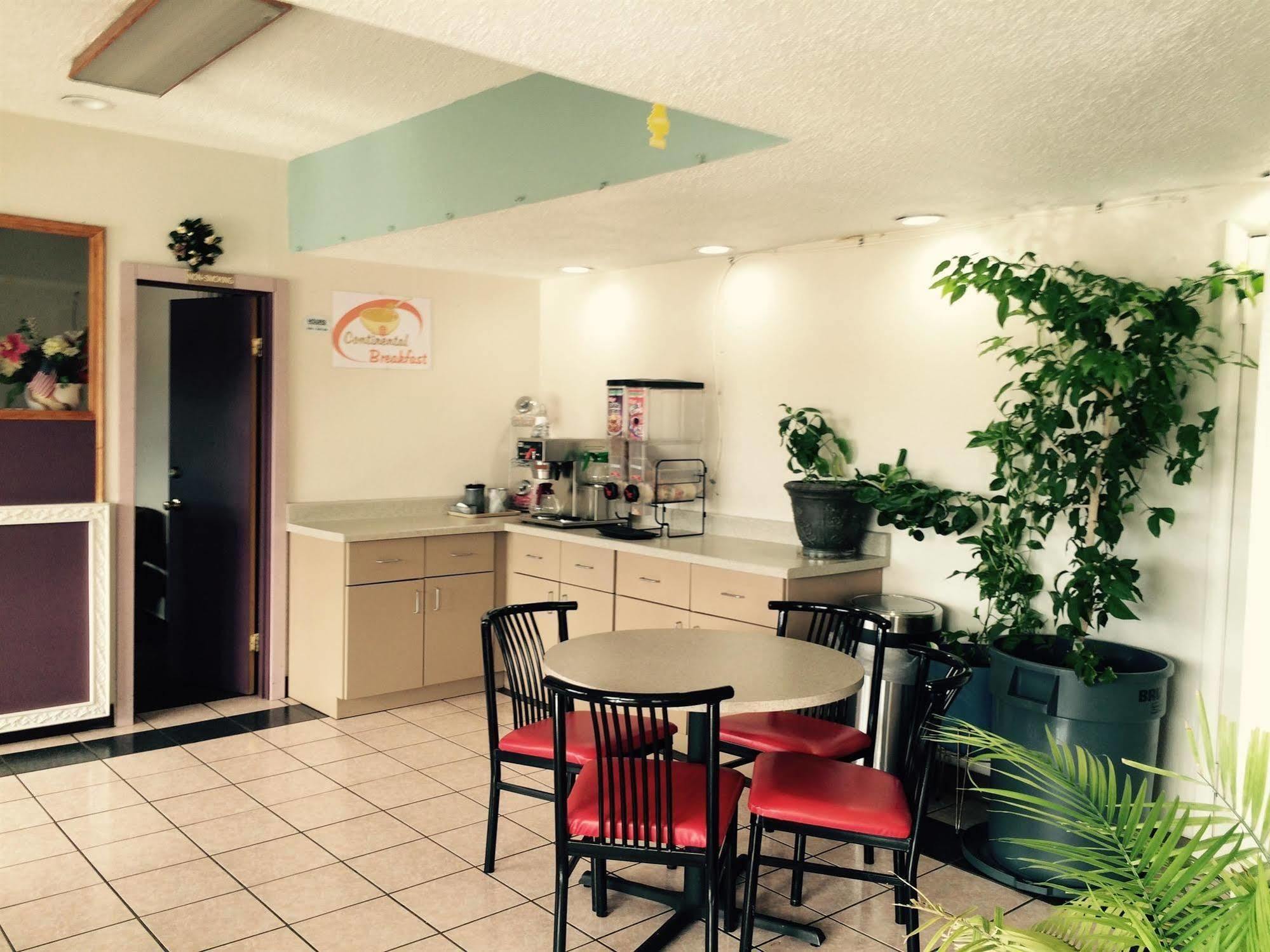Travelers Inn Midwest City Buitenkant foto