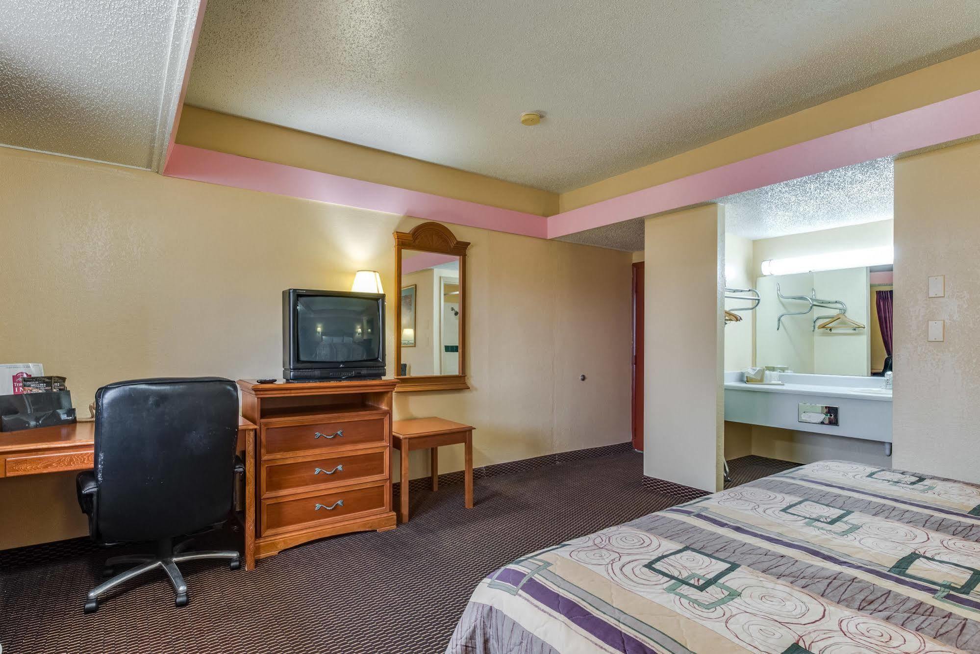 Travelers Inn Midwest City Buitenkant foto