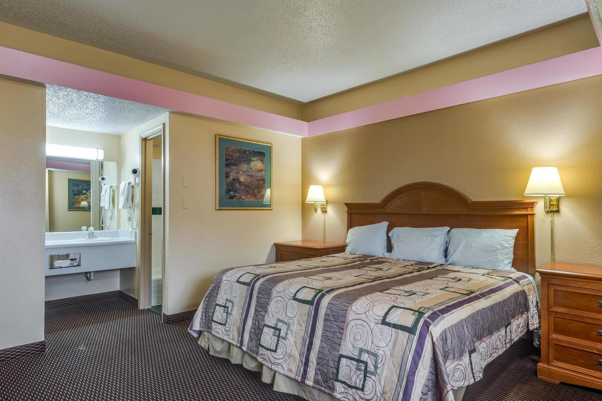 Travelers Inn Midwest City Buitenkant foto